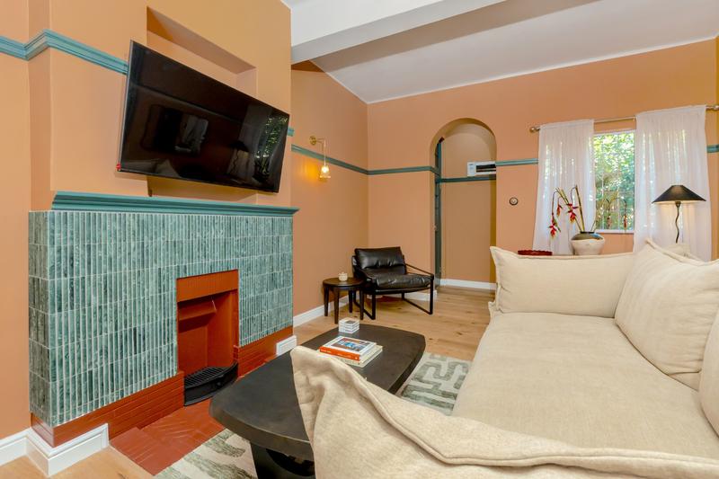 2 Bedroom Property for Sale in Sea Point Western Cape